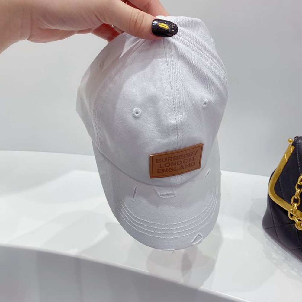 Bv*b*rry Hat